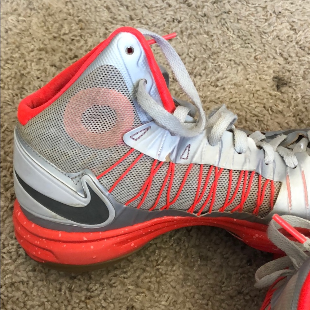Original Nike Hyperdunks - image 5